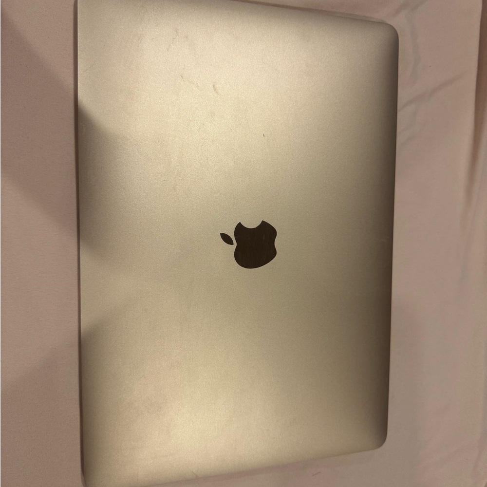 Apple MacBook